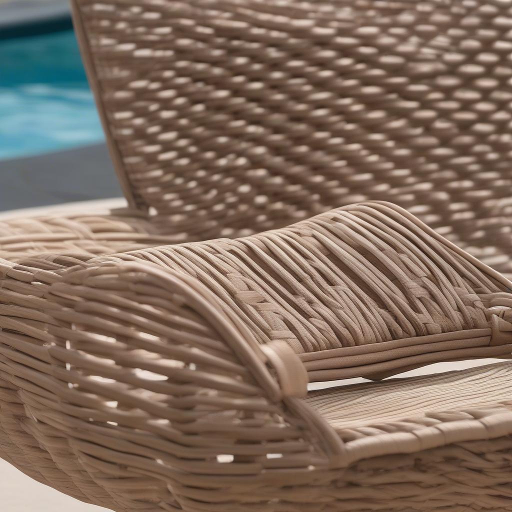 Nuaticu Basket Weave Collapsible Lounger Close-up