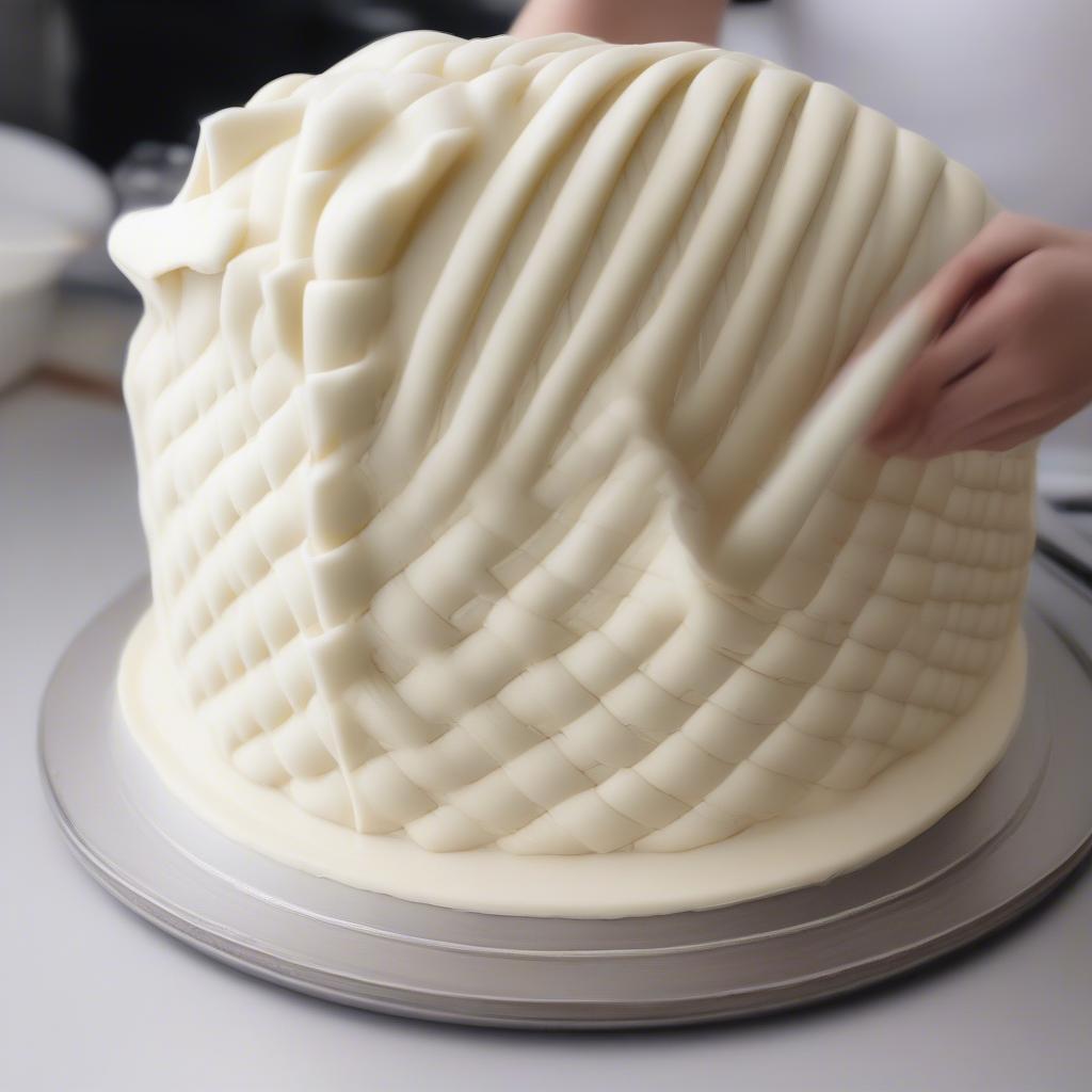 Piping Basket Weave Icing on Cake