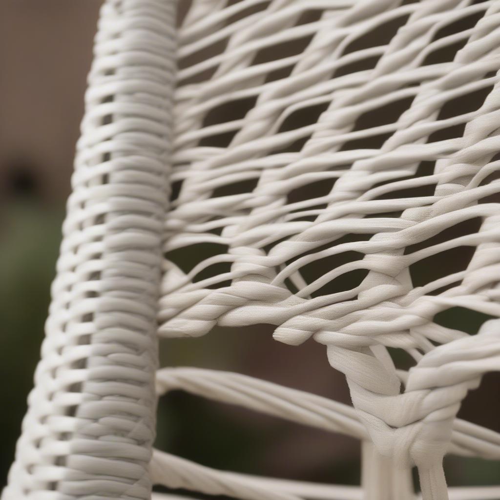 Various Weaving Techniques for Outdoor Rectangular Chairs