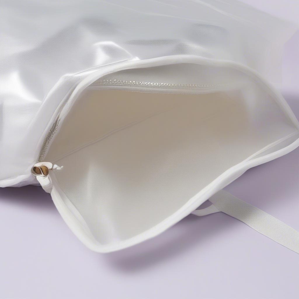 Essential Features of a Wedding Dress Bag